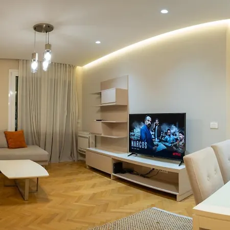 Center Sav Bellevue * 티라나