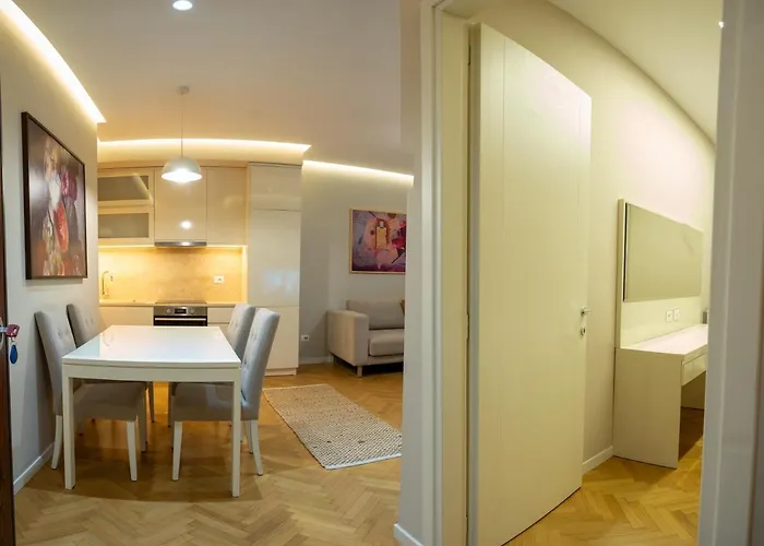 Center Sav Bellevue 公寓 *