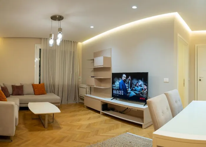 Center Sav Bellevue * 티라나